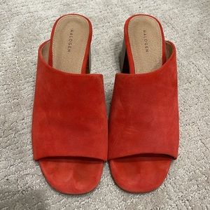 HALOGEN Chunky Heel in Suede Orange-Red color. Size 8.